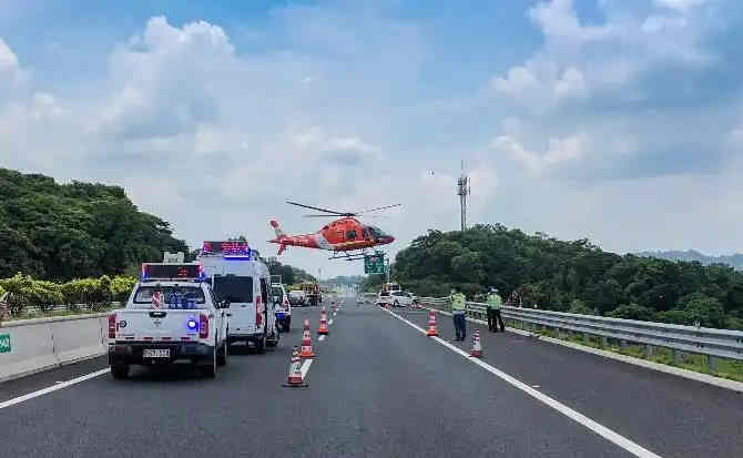 郾城区高速公路汽车救援案例