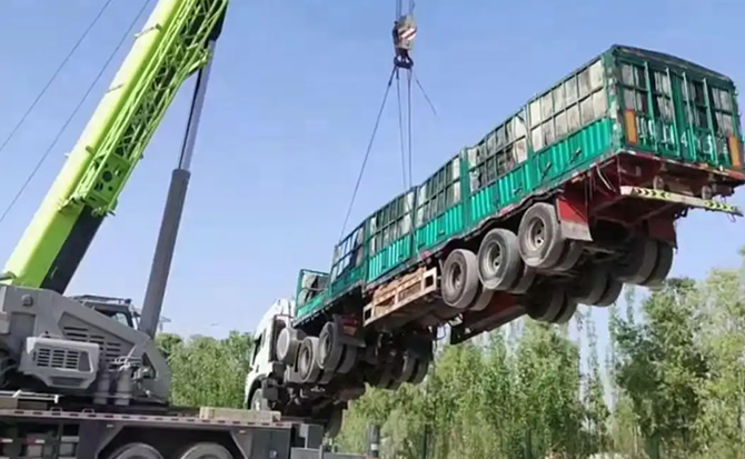 郾城区道路脱困救援案例